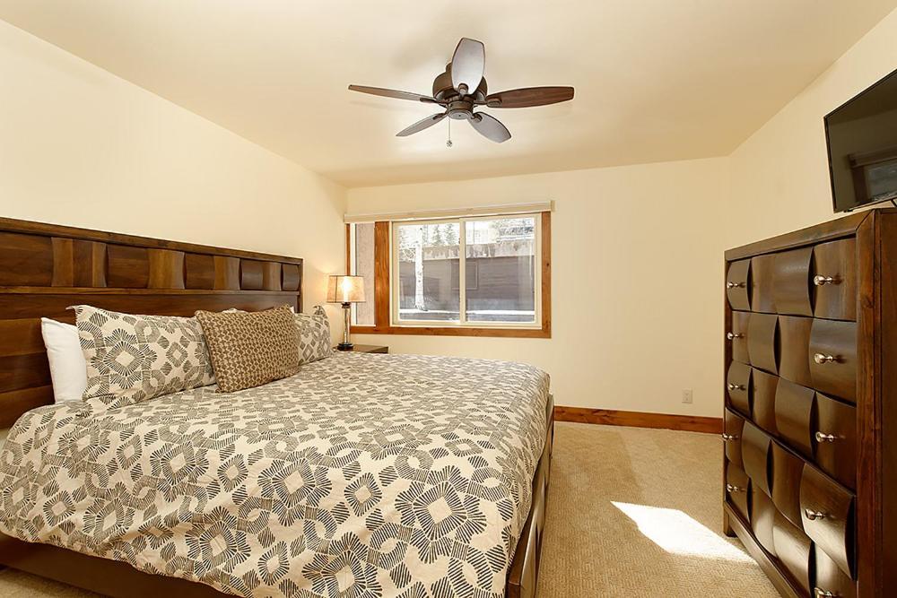 700 Monarch 205, Deluxe Condo With Private Deck & Mountain Views Located 1 Block To Ski Lift 阿斯彭 外观 照片