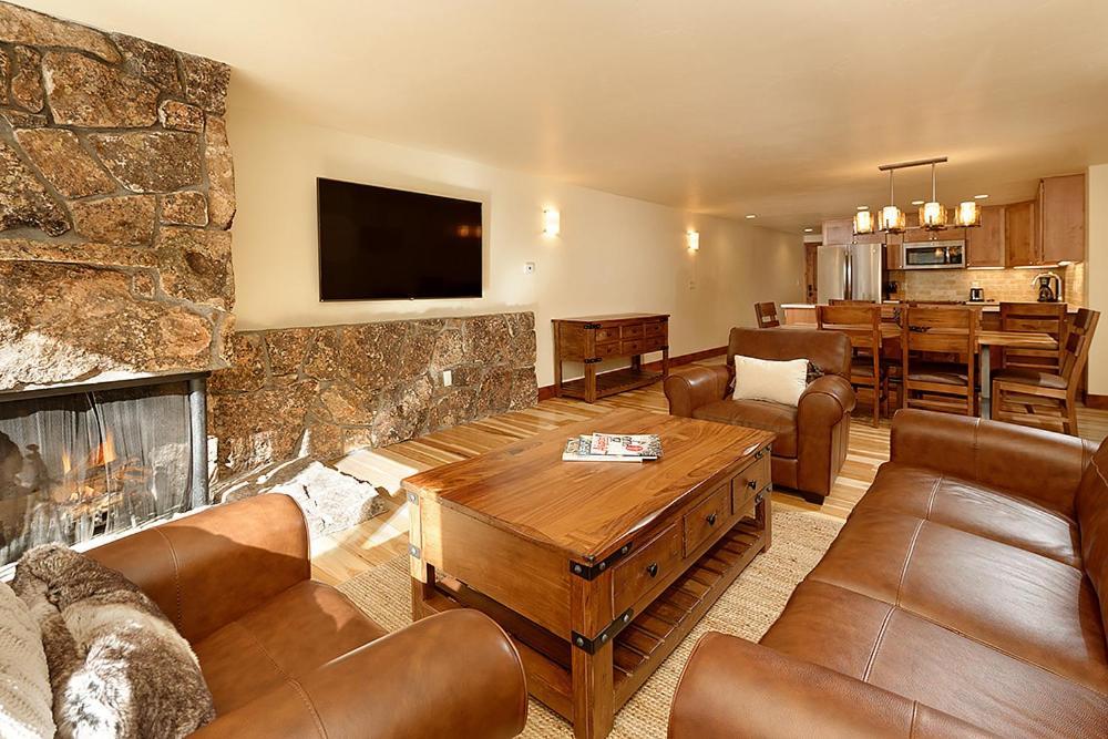 700 Monarch 205, Deluxe Condo With Private Deck & Mountain Views Located 1 Block To Ski Lift 阿斯彭 外观 照片
